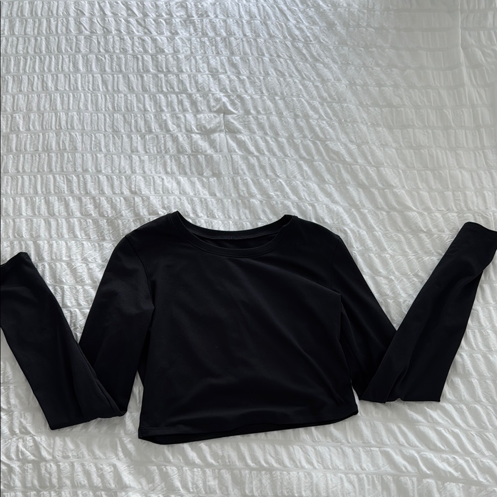 ALO Yoga Black Long Sleeve Crop Top